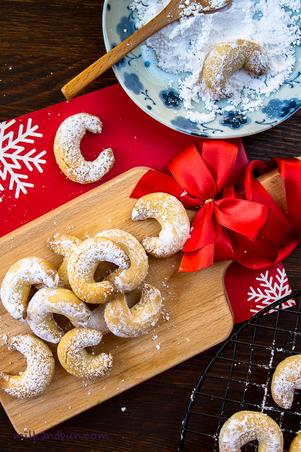 German Vanillekipferl