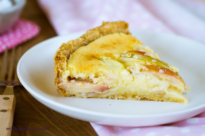 Tsvetaeva apple pie (after the name of Russian poetess)