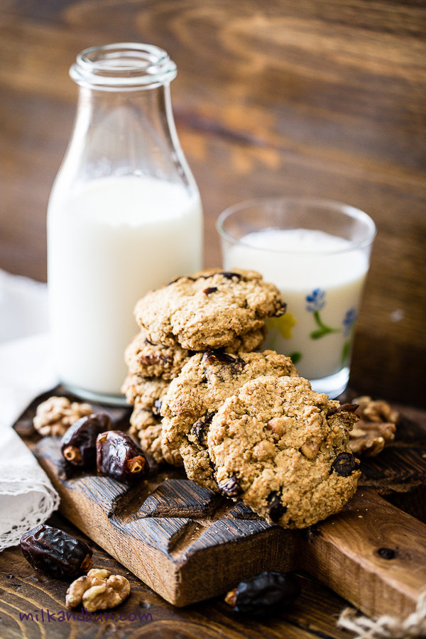 Oatmeal cookies with dates-1