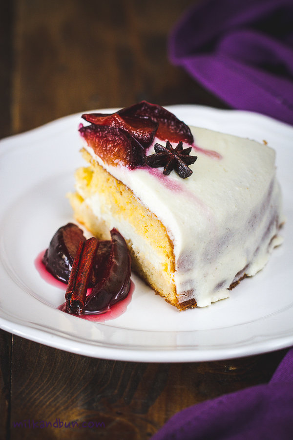 Sponge cake with poached plums